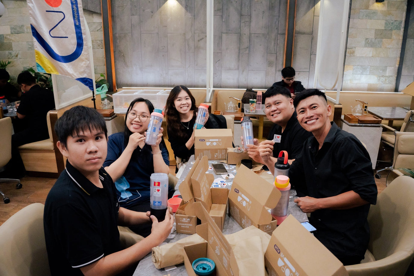 Case Study: Cách MyStorage Đổi Mới Hoạt Động Gắn Kết Với Mô Hình Team Building Workshop Sáng Tạo