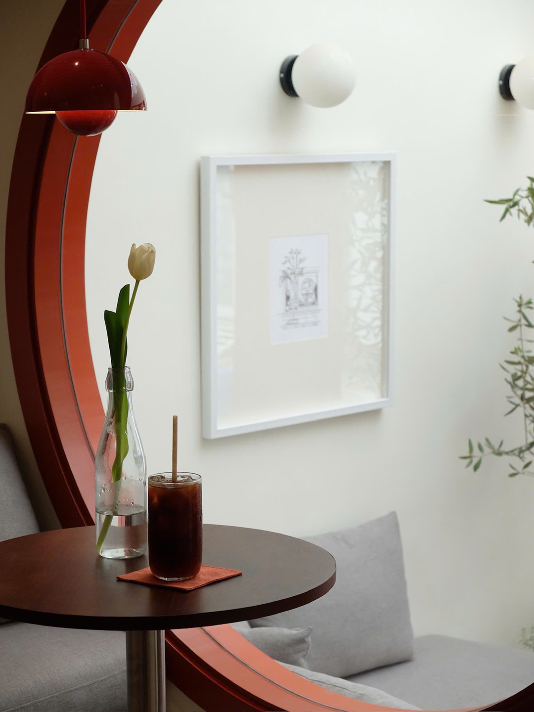 [Behind the beans #16] Một tách cà phê, một khoảng nghỉ, và The Orange Ball